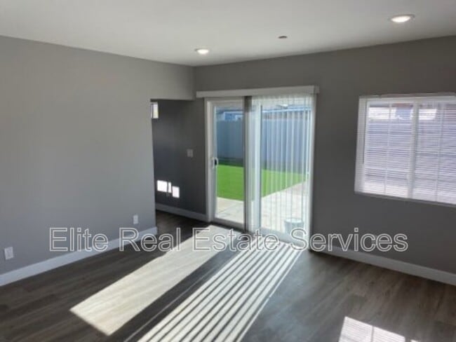 Building Photo - 6375 Osler St