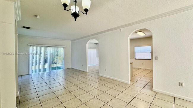 Foto del edificio - 8841 SW 212th Terrace