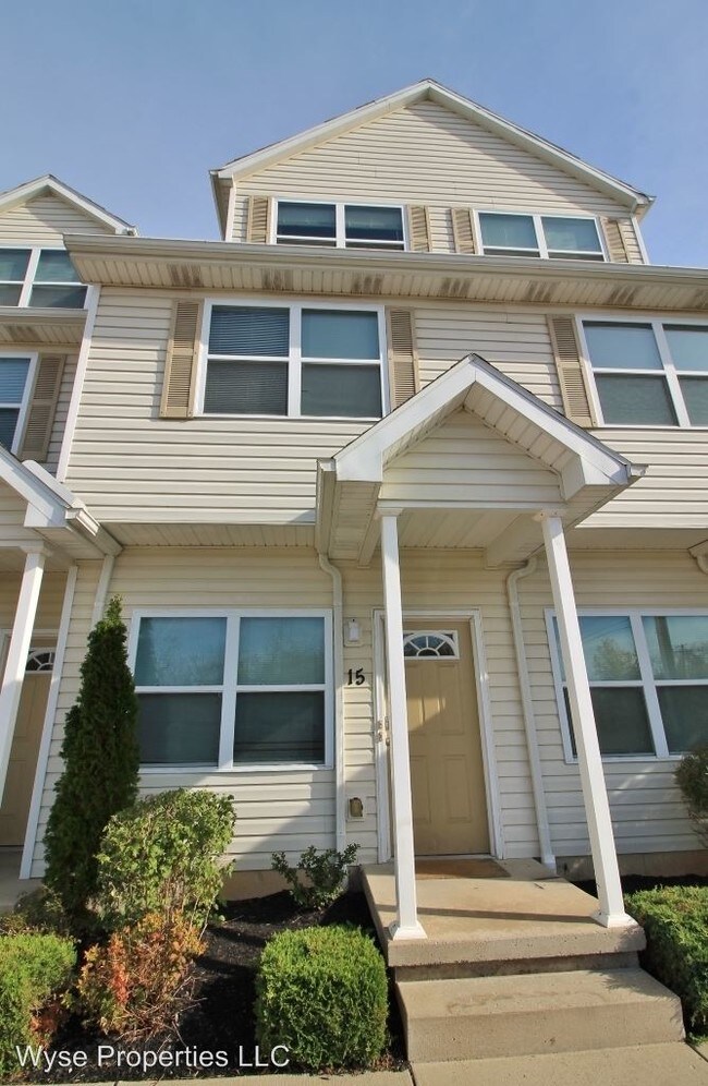 Foto del edificio - 2211 Sweet Home Rd