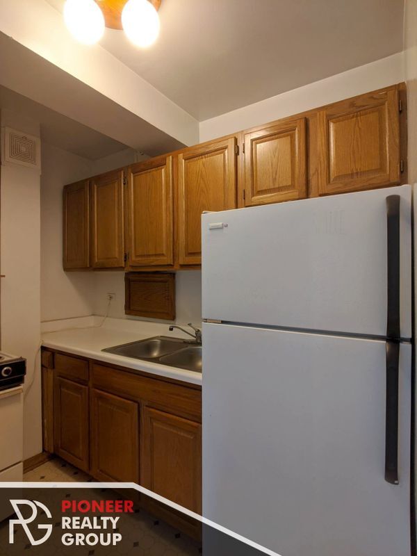 Foto del edificio - 4180 N Marine Dr
