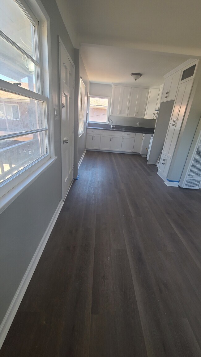 Foto del edificio - 1210 E 56th St