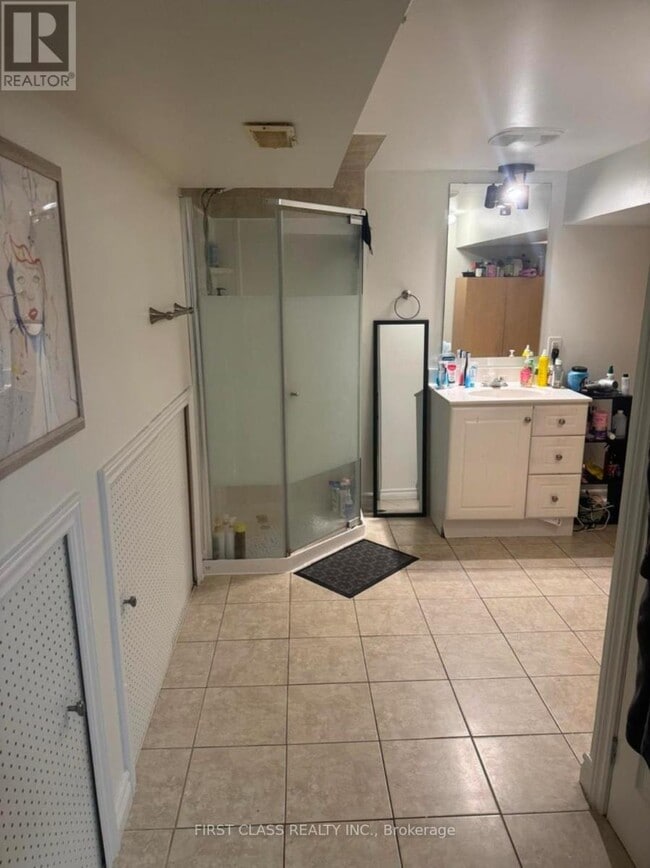 Building Photo - 378 Martin St