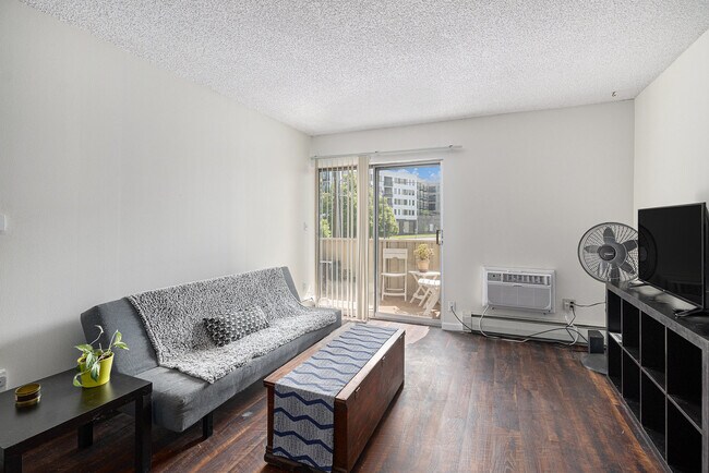 Foto del edificio - 4110 Hale Pkwy