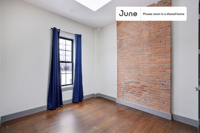 Foto del edificio - Room in Shared 4 bed/2 bath home