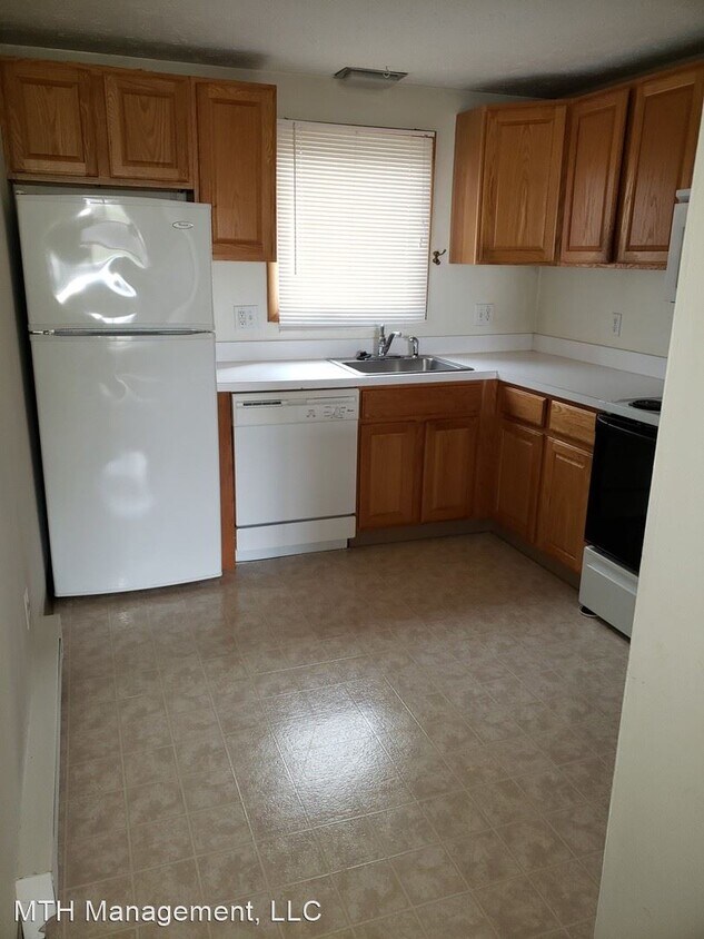 Foto principal - 320-320 Salem Dr