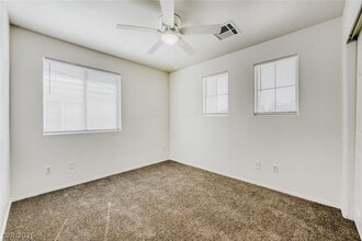 Building Photo - 2562 Begonia Valley Ave