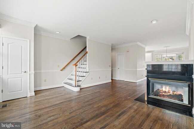 Foto del edificio - 6920 Little Falls Rd