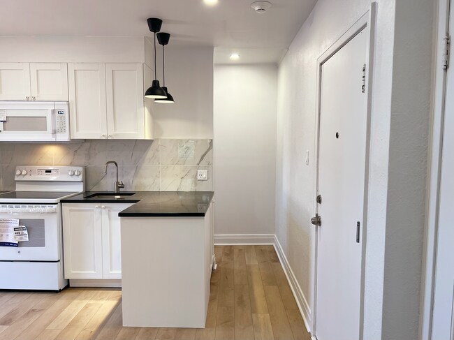 Photo du bâtiment - 5745 Av De Darlington