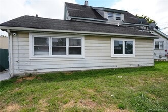 Building Photo - 488 Nassau Rd