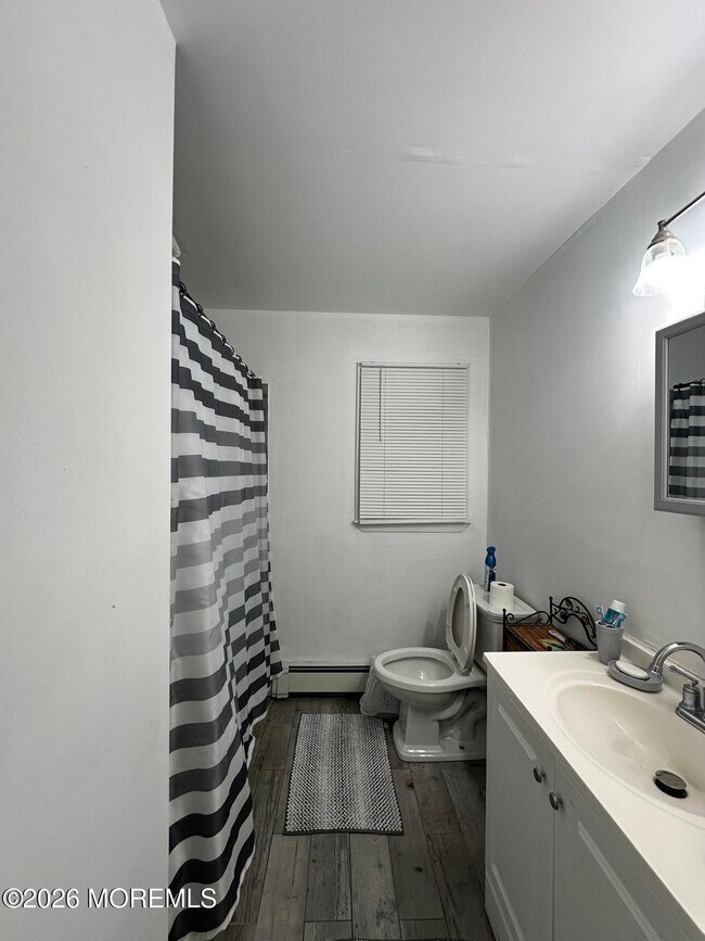 Foto del edificio - 61 E 5th St