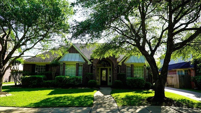 Building Photo - 3127 Castlewind Dr