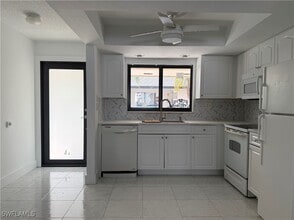 Building Photo - 3318 Del Prado Blvd S