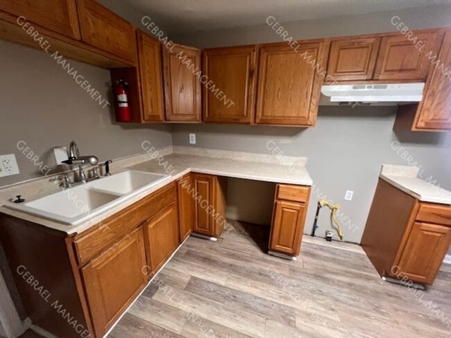 Building Photo - 2148 Disch St