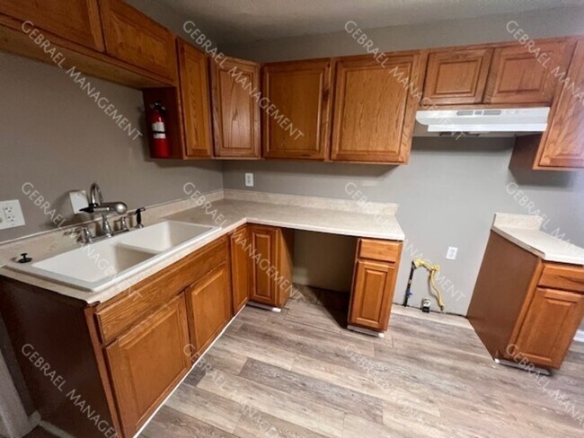 Foto del edificio - 2148 Disch St