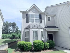 Building Photo - 260 Commons Dr