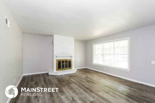 Building Photo - 1308 Claudine Dr