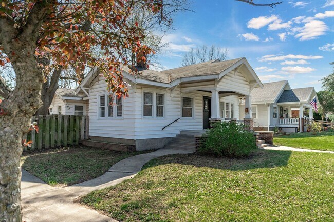 Foto del edificio - Available June 15!