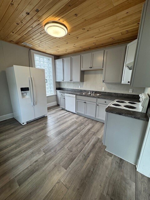 Kitchen - 186 E Winter St