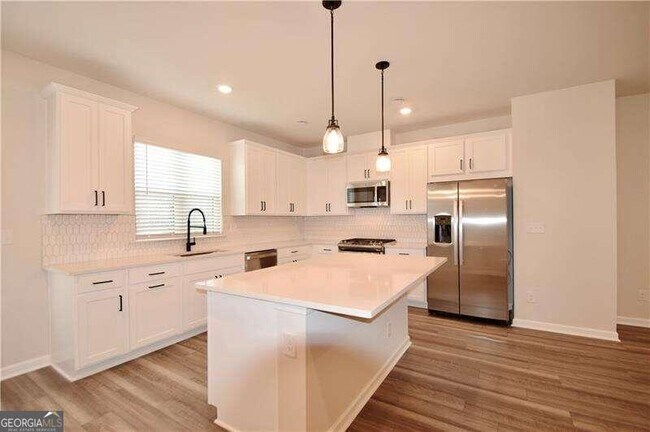 Building Photo - 2723 Harrison Dr
