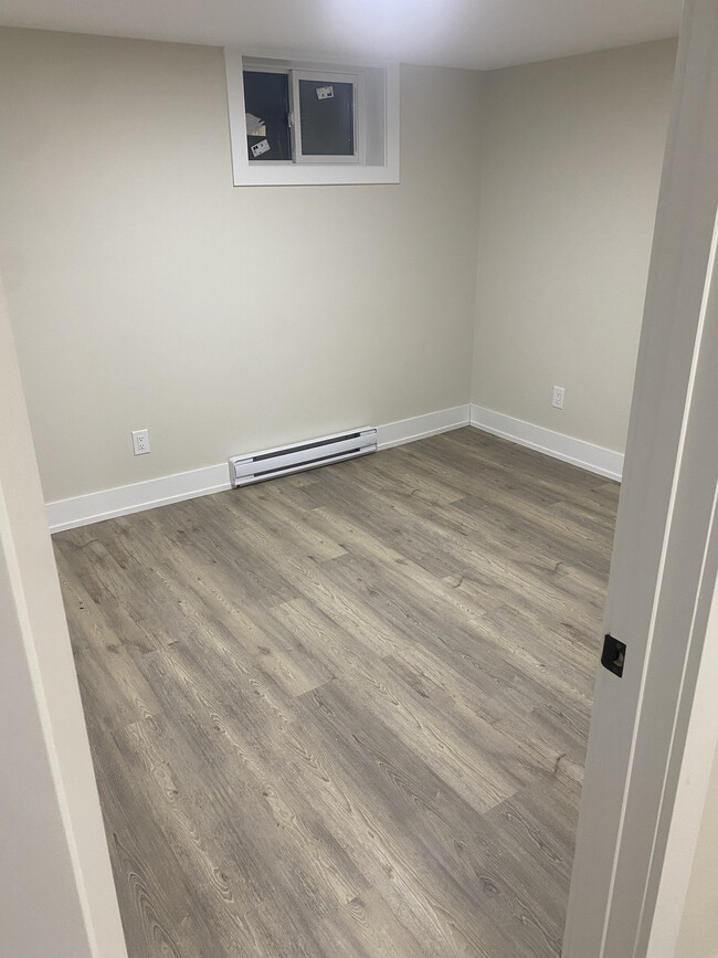 Building Photo - 62 Wexford Av