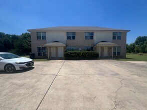 Building Photo - 2007 Monte Carlo Ln