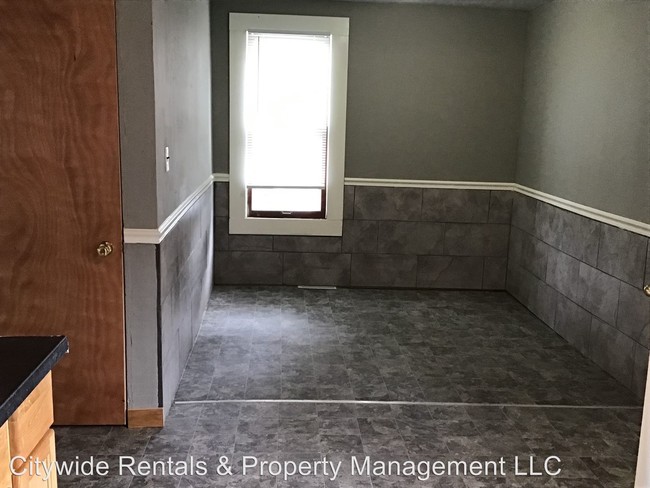 Building Photo - 4 br, 1 bath House - 5305 N. Sherman Blvd.