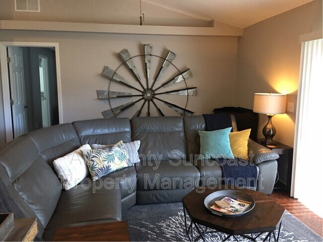 Foto del edificio - 4962 112th St N