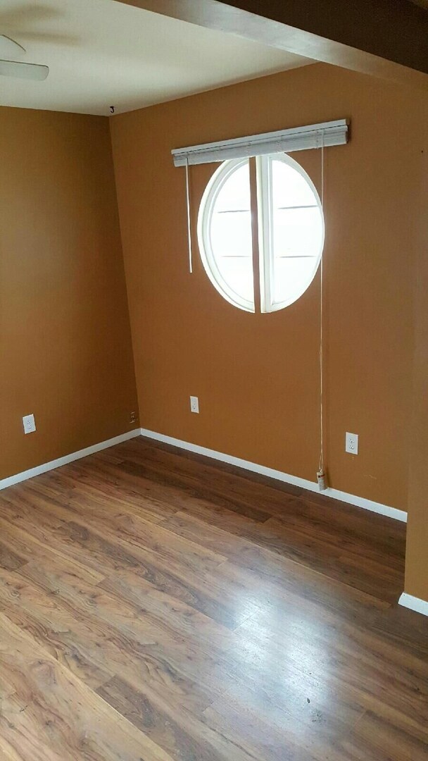 Foto del edificio - 3 bedrooms ranch house with detached garage