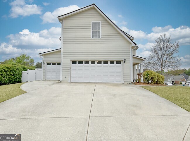 Building Photo - 115 St Albans Way