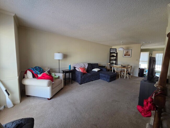 Foto del edificio - 2 Bed 2.5 Bath Condo