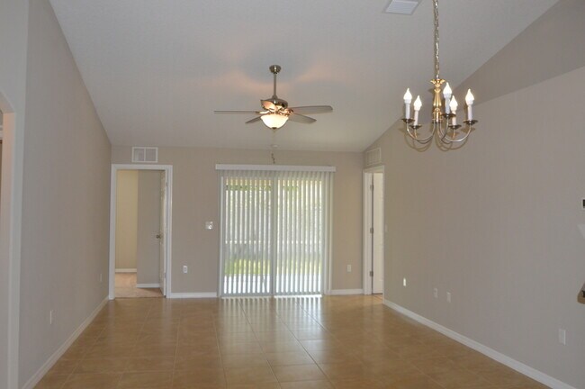 Foto del edificio - 10 Lytton Ln