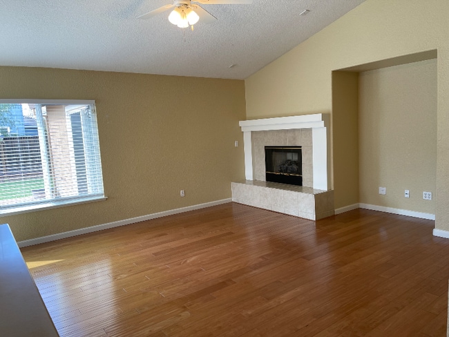 Building Photo - 1610 Bello Dr