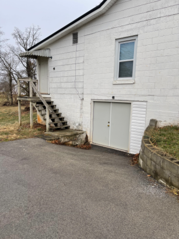 Building Photo - 310 Woodlawn Ave