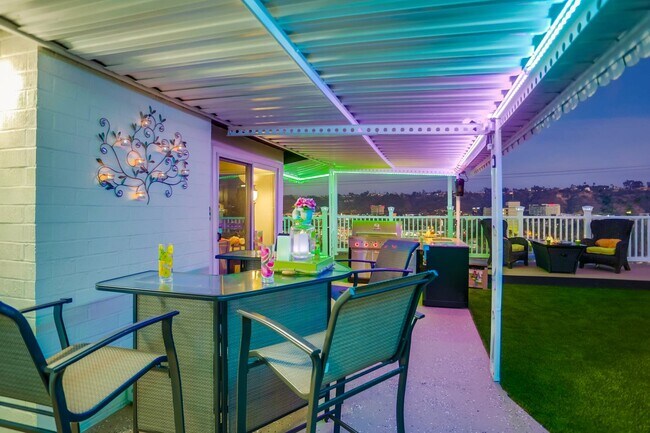 Building Photo - Beautiful 3 bed 2 bath house with huge pat...