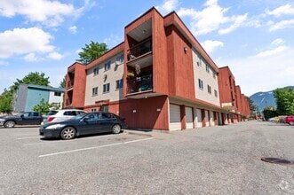 Building Photo - 1735 Nicola Hwy