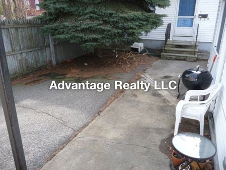 Building Photo - 144 Thorndike St