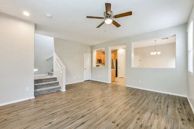 Building Photo - 3884 E Santa Fe Ln