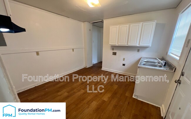 Building Photo - 2314 Norman Ave