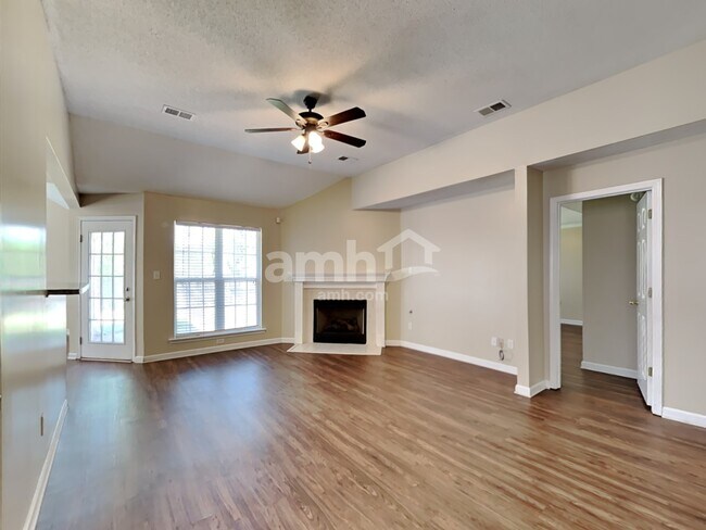 Foto del edificio - 11560 Milton Ridge Cove