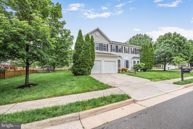 Building Photo - 730 Emerald Hill Dr NE