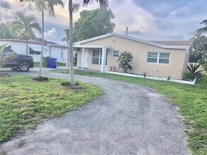 Building Photo - 6951 SW 10th Ct
