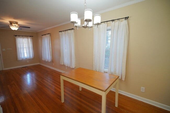 Building Photo - 525 Truett Dr