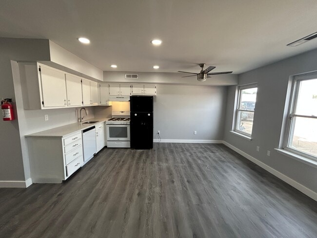 Building Photo - 8712 Frankford Ave