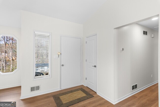 Foto del edificio - 608 Ann Ct