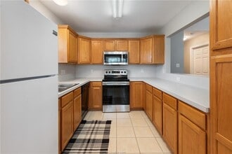 Building Photo - 3611 Oldenburg Ct