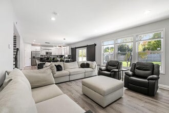 Building Photo - 705 N Garfield St