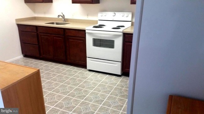Foto del edificio - 6171 Shady Side Rd