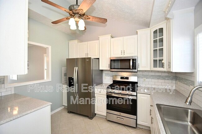 Building Photo - 4010 Pelham St NE