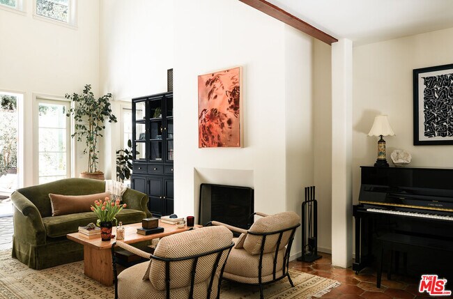 Building Photo - 3810 Dixie Canyon Ave