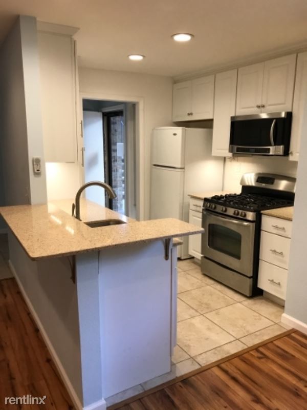 Building Photo - 2 br, 2 bath Condo - 6700 N. Meridan